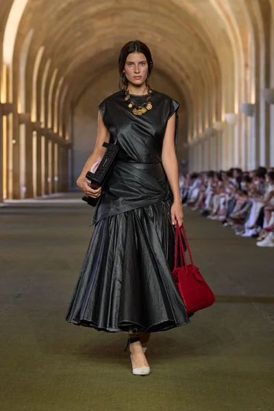 Look 44